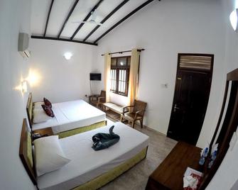 Ramon Beach Resort - Ambalangoda - Bedroom