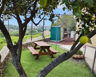 1 Bedroom house we call home - Ma'alot-Tarshiha - Patio