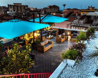 Manzoni46 - Milazzo - Piscina