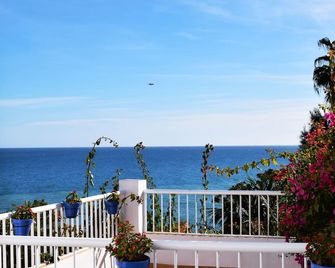 Hostal Tres Soles - Nerja - Balkon