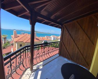 Cunda Villa Anka - Ayvalık - Balcón