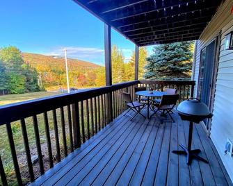 S4 Ski Slope Views Bretton Woods condo with easy access to Mt Washington Skiing White Mountains - Carroll - Balcony