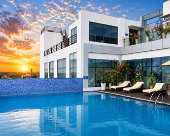 Golden Tulip Lucknow - Lucknow - Uima-allas