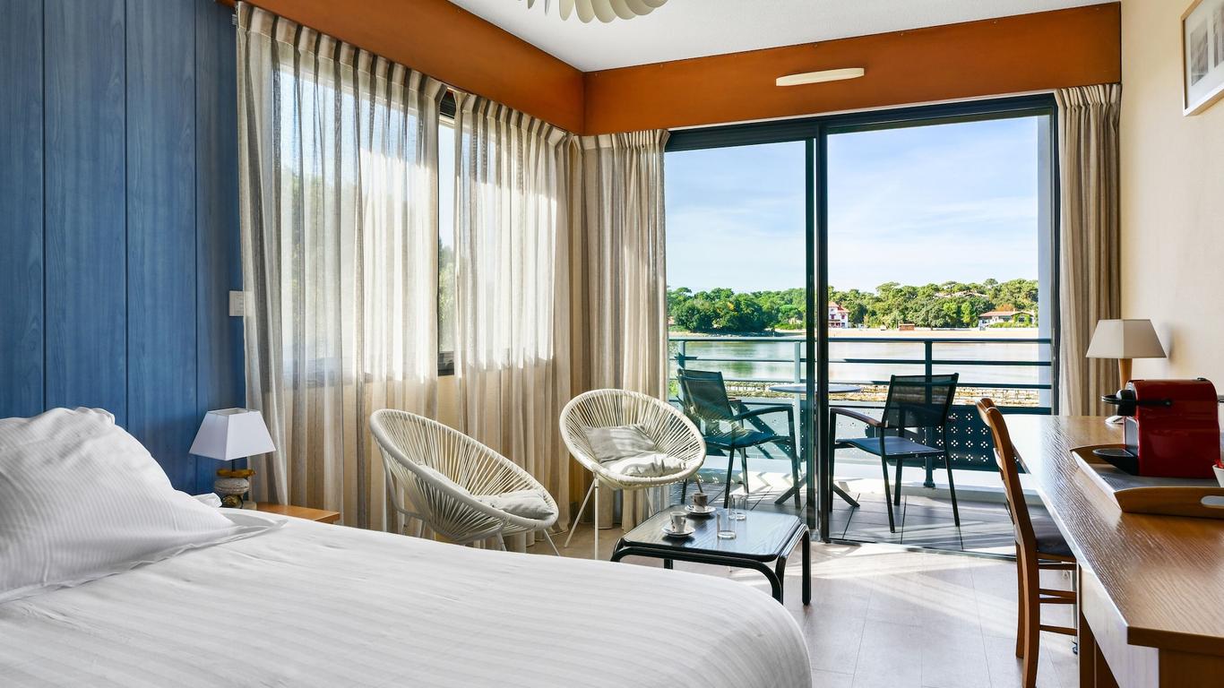 Hotel Le Pavillon Bleu