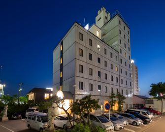 Apa Hotel (Tsubamesanjo Ekimae) - Tsubame - Building
