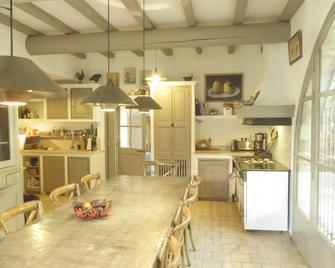 Eygalières, Charming Mas Provençal with swimming pool in the heart of nature. - Eygalières - Kitchen
