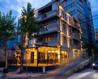 Hotel City Star - Pristina - Building