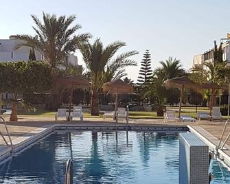Extraordinary duplex in Vera Playa naturist! - 維拉 - 游泳池