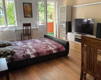 Modern and cozy apartment in good location - Berlin - Schlafzimmer