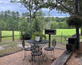 Rockhill Collective • 48 Acres • Ponds • Firepit • 6 miles off the Natchez Trace - Kosciusko - Патіо