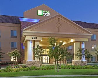 Holiday Inn Express & Suites Clovis-Fresno Area By IHG - Clovis - Budova