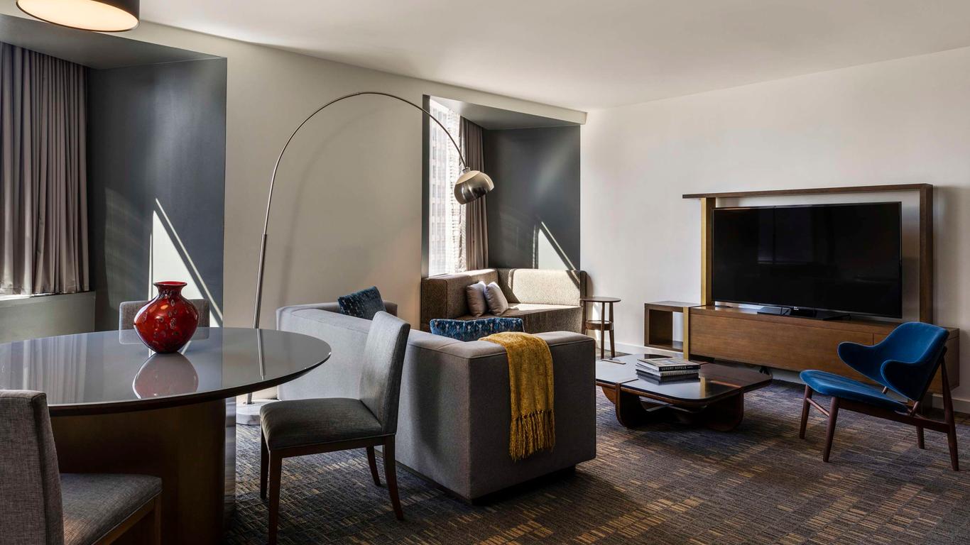 حياة ريجنسي هيوستون داون تاون