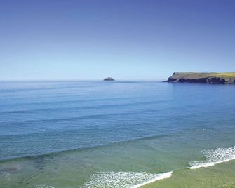 St Moritz Hotel - Wadebridge - Beach