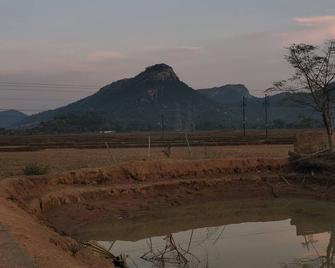 Cheapest homestay near AJODHA pahar fooding and lodging included - Bāghmundi - Outdoors view