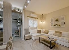 Stylish Apartment at Pagrati - Athens - Living room