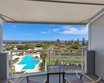 The Entrance Waterfront Apartment 621 - The Entrance - Pool