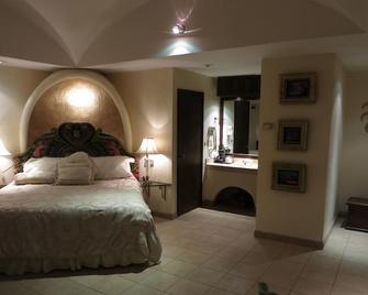 Hacienda Hotel - Reynosa - Bedroom
