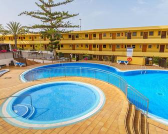 Suntower Arona - Seaviews & Pool - next to beach - Arona - Pool