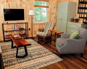 The Little Maine Cabin in Brownfield Maine - Brownfield - Stue