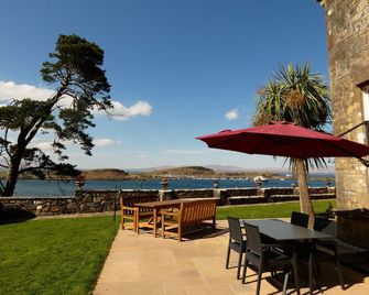 Dungallan Country House - אובן - פטיו