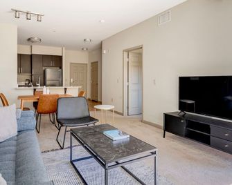 Dublin 1br w gym ac nr bart station SFO-1504 - Dublin - Living room