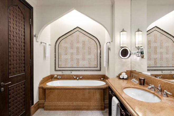 Shangri-La Hotel Qaryat Al Beri, Abu Dhabi - Abu Dhabi - Bathroom
