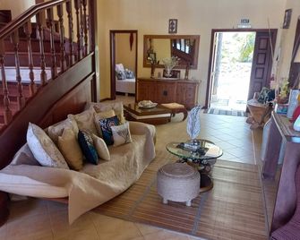 La Villa Marie Joana - Леморн - Вітальня
