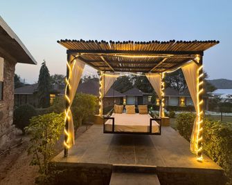Elite Valley Grassfield Resort - Manoharpur - Patio