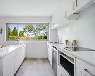Collaroy 3Br Beach Home with Large Pool Ground Floor - Collaroy - Cocina