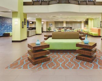 La Quinta Inn & Suites by Wyndham Tampa North I-75 - Tampa - Hall
