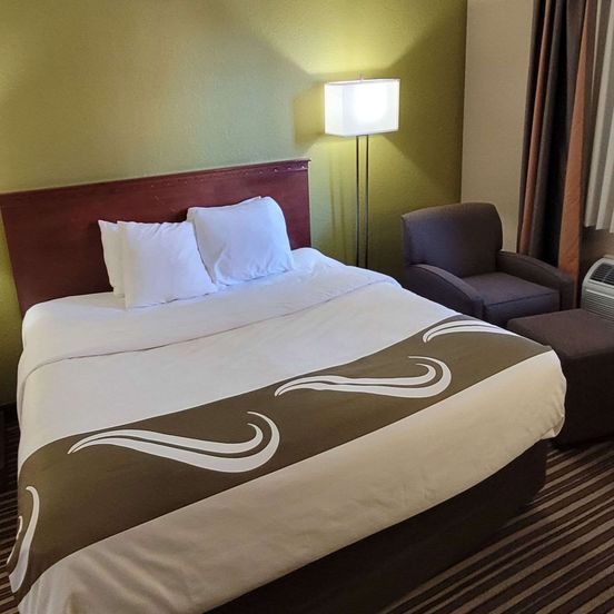 Bedroom view of Quality Inn & Suites Columbia I-70