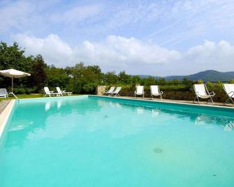 Belvilla By OYO Serene Apartment With Garden - Lucolena - Pool