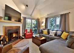 The Woods by Killington Vacation Rentals - 2 Bedrooms - Killington - Living room