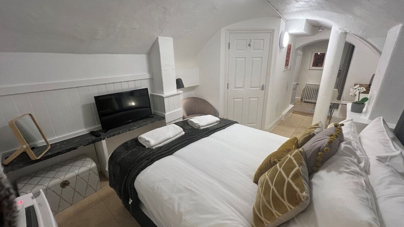 4 Berkeley Sq - Yourapartment