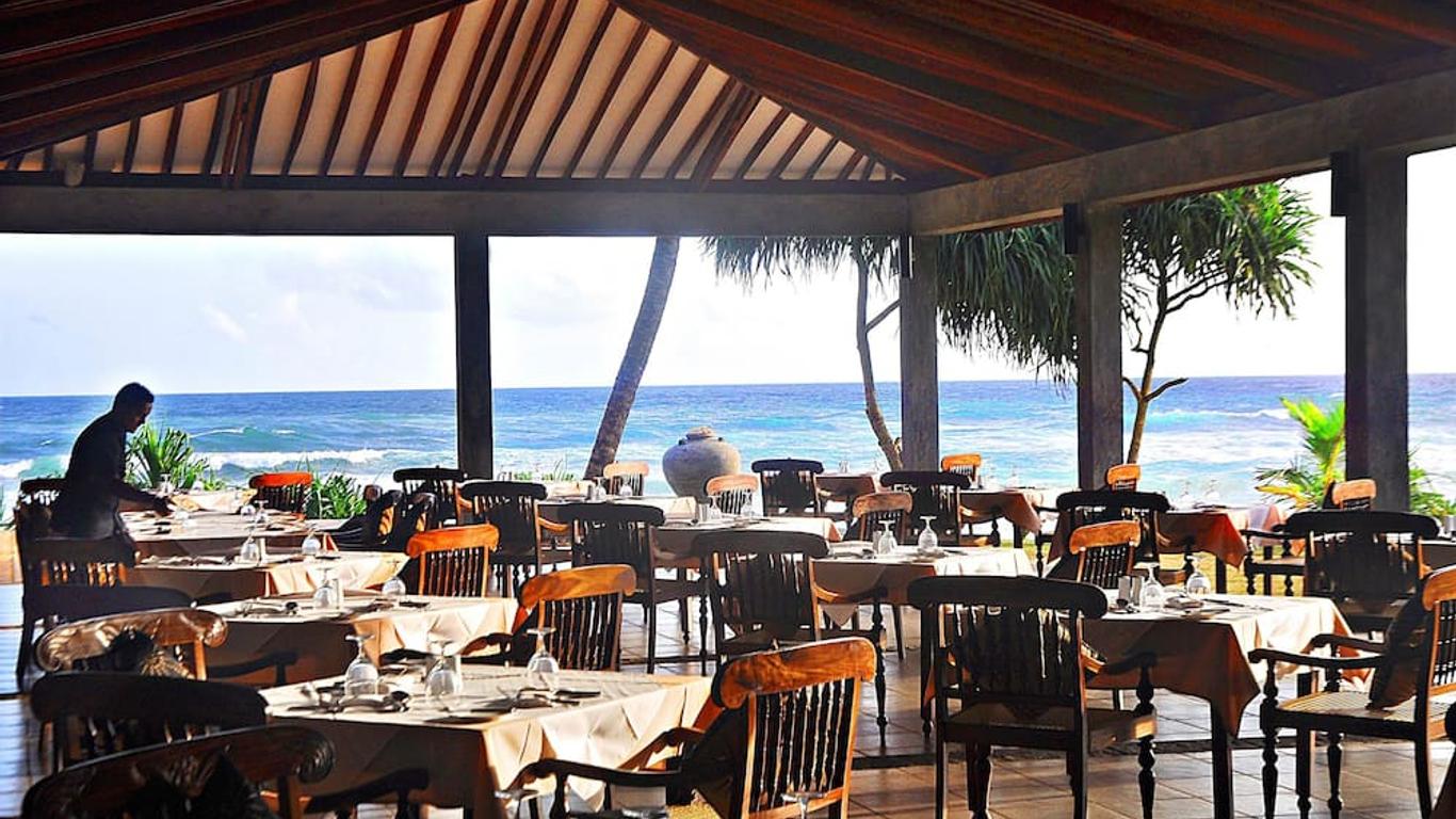 ذا بيتش كاباناس