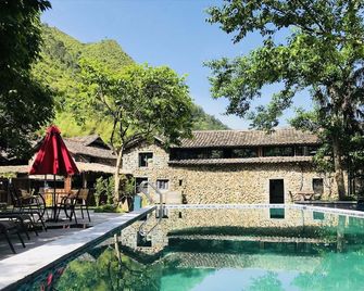 Lishui Manshanju Forest Retreat - Lishui - Pool