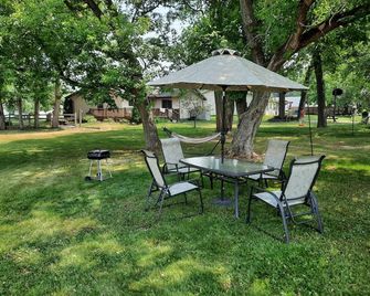 Motel Reedsburg - Reedsburg - Binnenhof