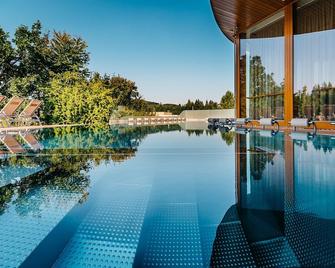 Maximus Resort - Brno - Piscina