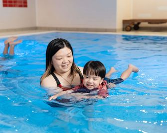 Novotel Milton Keynes - Milton Keynes - Piscina