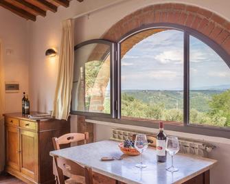 Fattoria Querceto - Tavarnelle Val di Pesa - Eetruimte