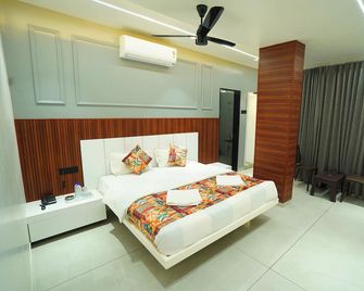Hotel High View - Solāpur - Habitación