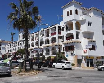Lovely corner apartment full of light ,Villamartin Plaza, close to golf & beach - Villamartin - Building