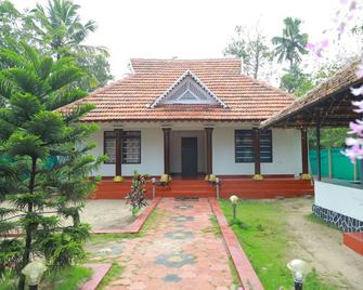 Beach side rooms in marari beach - Alappuzha - Building