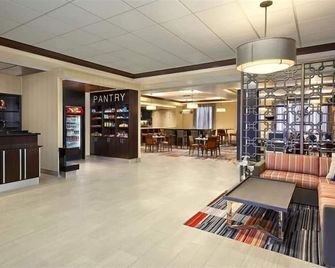 Waterloo Suites Hotel, Trademark Collection by Wyndham - Waterloo - Salónek