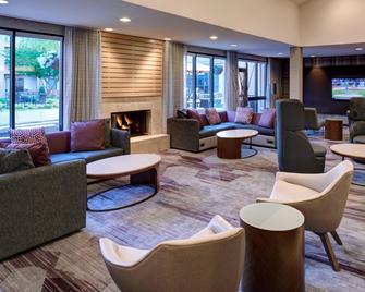 Courtyard by Marriott Des Moines West/Clive - Clive - Area lounge
