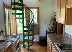 Upper Place Vacation Cottage - Gays Mills - Kitchen