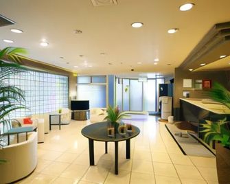 Urban Hotel Twins Chofu - Chōfu - Salónek