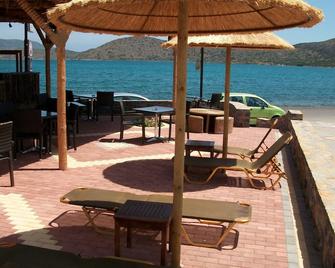 Elounda Sunrise Apartments - Elounda - Patio