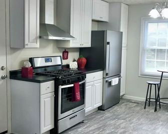 Trestle Creek Farm- farmhouse suite - Bloomington - Cozinha