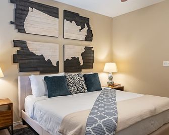 Walk To Soco - South 1st Launch Pad! - Austin - Bedroom